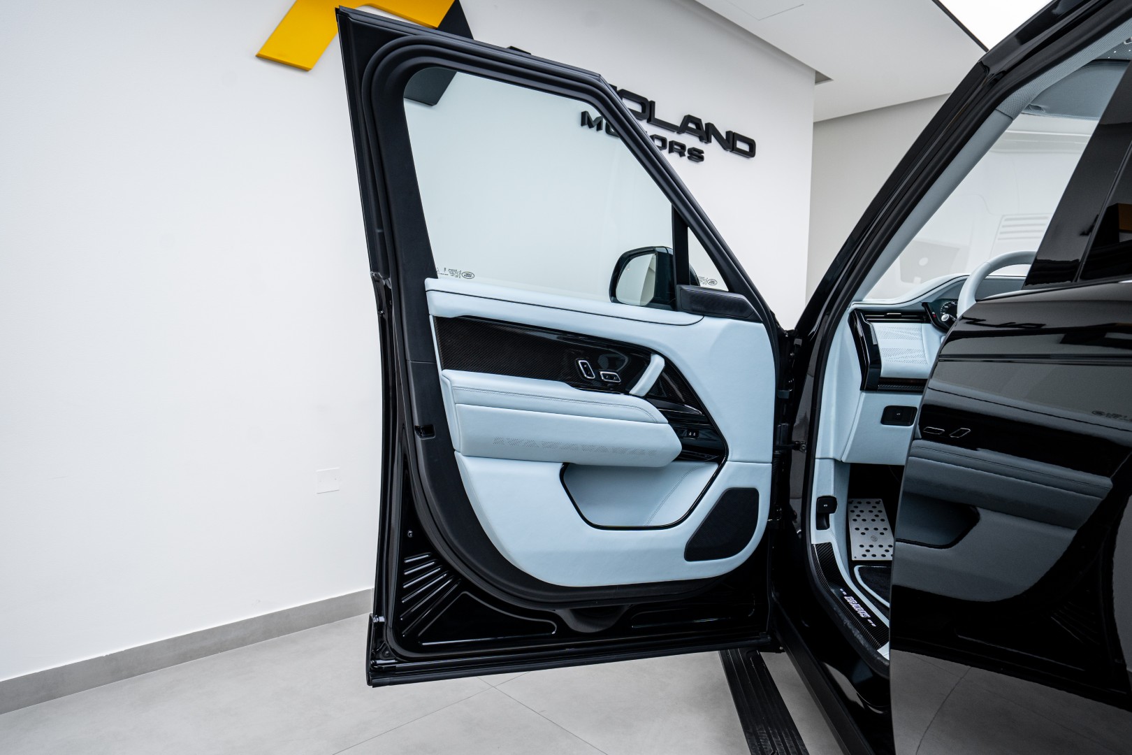 2023 RANGE ROVER P530 AUTOBIOGRAPHY BRABUS CARBON BODY KIT